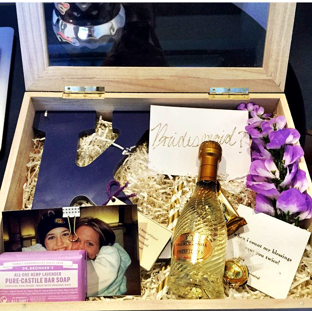 How to Propose to Your Bridal Party [DIY] - Bridesmaid