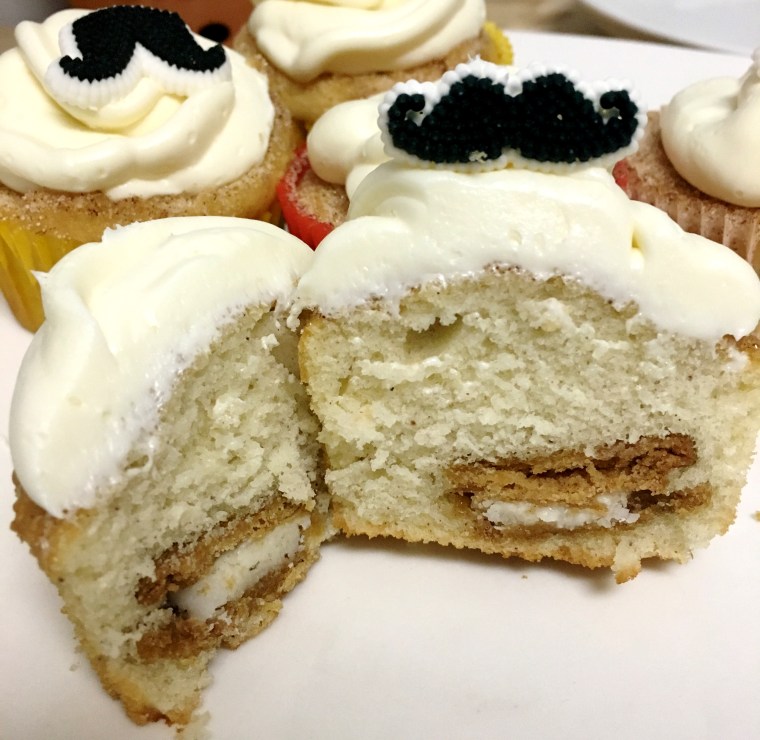 Oreo Stuffed Churro Cupcakes